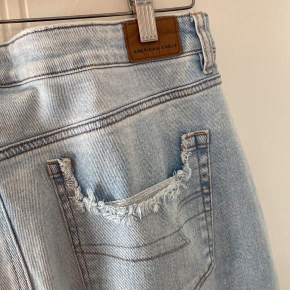 American Eagle high waisted mom jean - Picture 6 of 8